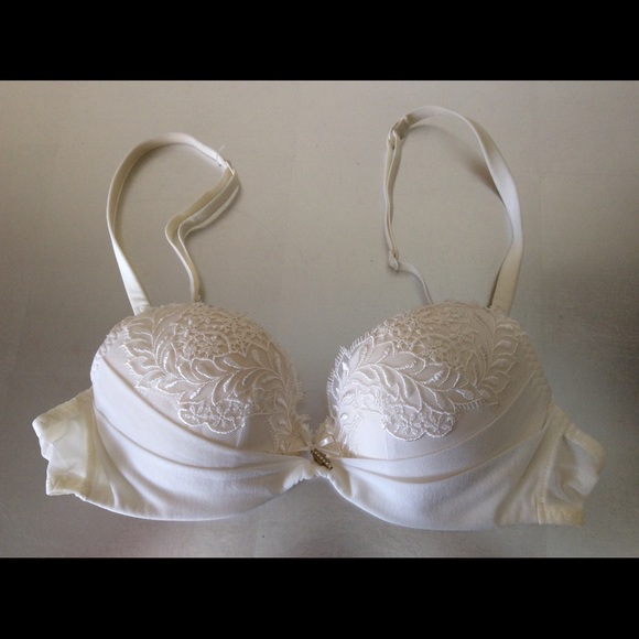 Beautiful Simone Perele Bra - Picture 2 of 8
